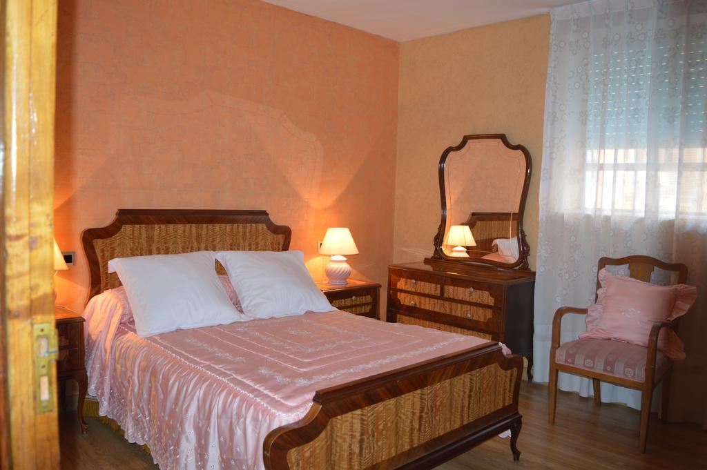 Casa Rural Los Llaganos Guest House Villaturiel Екстериор снимка